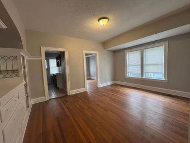 Main picture of 2048 W 98th St