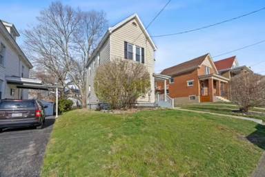 Main picture of 3713 Lovell Ave