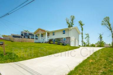 Main picture of 8128 Fallen Maple Dr