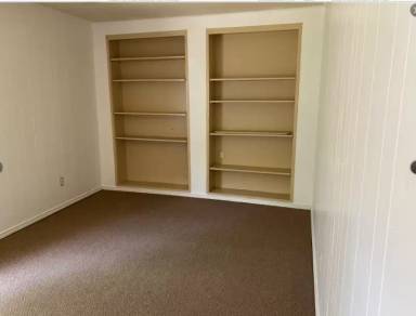 Main picture of 2217 W Oak St