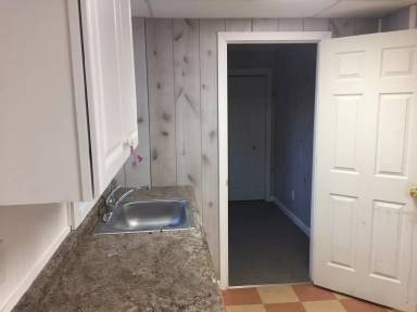Main picture of 585 Main St - 4