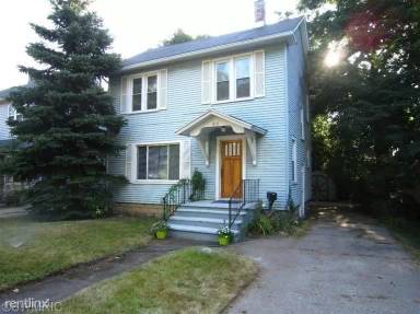 Main picture of 810 Coit Ave NE
