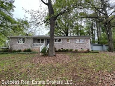 Main picture of 110 Rosewood Dr
