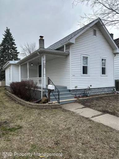 Main picture of 705 W 6th St