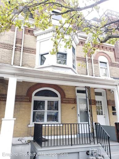 Main picture of 450 W Tilghman St