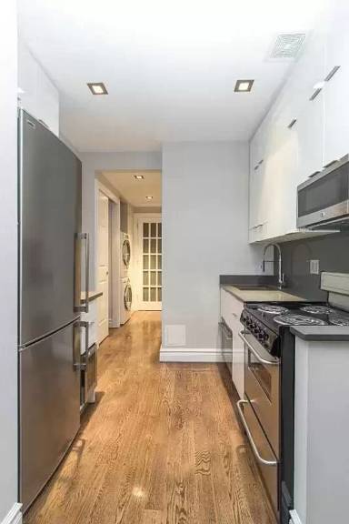 Main picture of 529 E 6th St