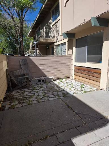 Main picture of 1901 Peters St