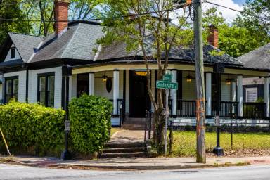 Main picture of 652 Boulevard SE