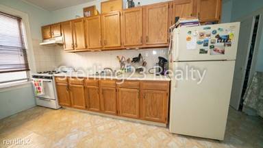 Main picture of 2421 Crescent St