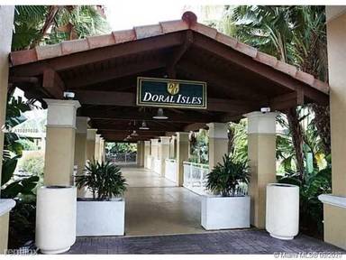 Main picture of 10770 NW 66th St