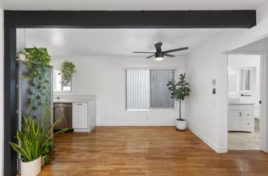 Main picture of 4635 Texas St