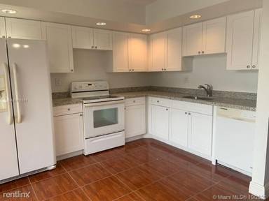 Main picture of 8520 SW 133rd Avenue Rd