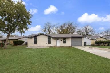 Main picture of 3853 Commonwealth Dr