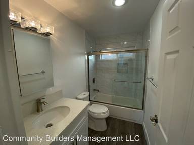 Main picture of 1216 W 37th Pl
