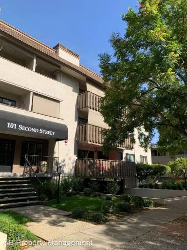 Main picture of 101 2nd St