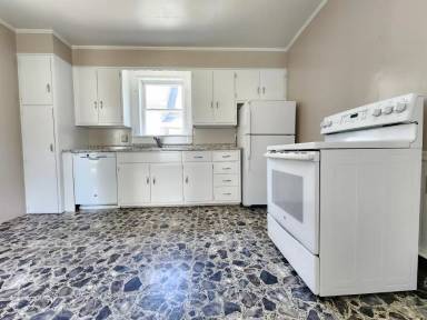 Main picture of 83 Davenport St