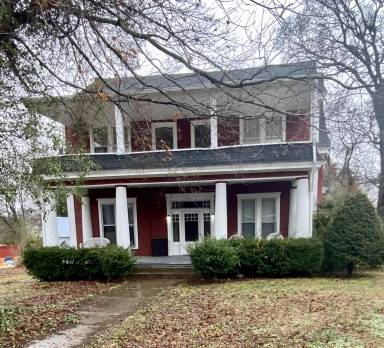 Main picture of 136 Alumni Ave