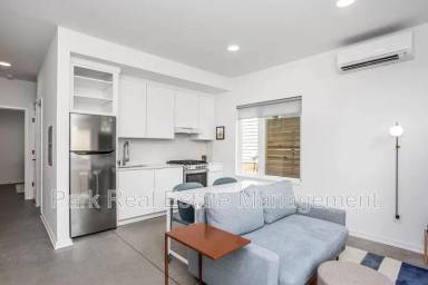 Main picture of 323 S East St
