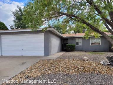 Main picture of 7804 Calle de Plata NE
