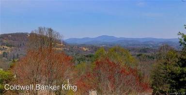 Main picture of 113 Carriage Walk Ln