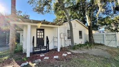 Main picture of 113 Cedar St