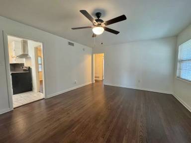 Main picture of 103 Park Cir