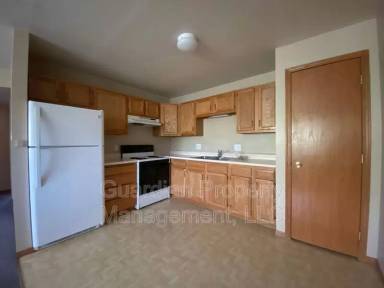 Main picture of 1001 N Buchanan St