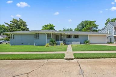 Main picture of 611 S University Dr