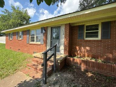 Main picture of 1228 Old Brighton Rd