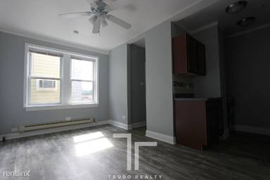 Main picture of 4070 N Kenmore Ave