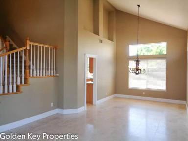 Main picture of 313 Lustrosos St