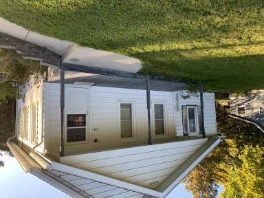 Main picture of 739 Palmyra St