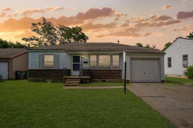 Main picture of 3804 SE 26th St