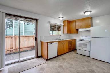 Main picture of 8010 224th St SW