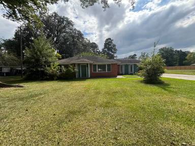 Main picture of 9834 Cal Rd