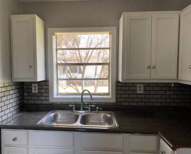 Main picture of 601 Kelly St