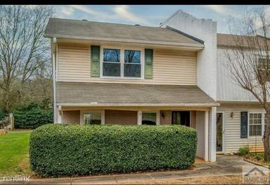 Main picture of 1086 Eastview Cir NE