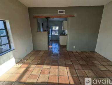 Main picture of 325 E Fontana Pl