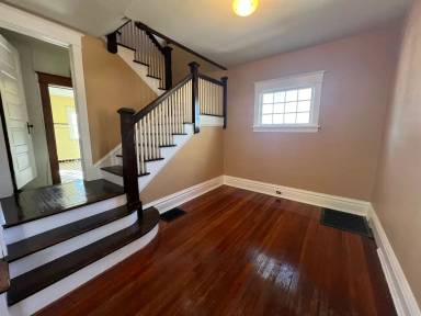 Main picture of 507 E Graham St