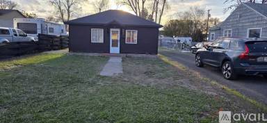 Main picture of 221 Elm St