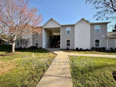 Main picture of 10 Zell Ln