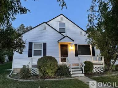 Main picture of 595 S Hofstetter St