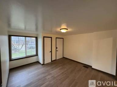 Main picture of 4013 4015 12 St