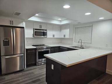 Main picture of 5330 N Central Ave