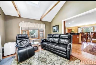 Main picture of 33 Benedict Rd