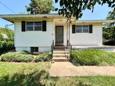 Main picture of 415 N Forest St