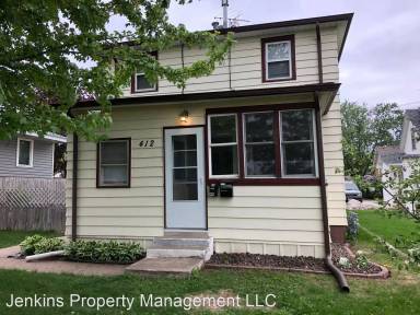 Main picture of 412 2nd Ave S