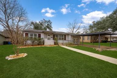 Main picture of 408 Aviation Ave