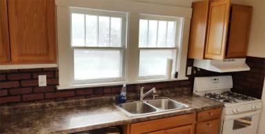 Main picture of 534 SW Watson Ave
