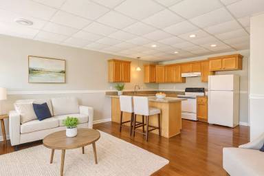 Main picture of 147 Eureka Dr